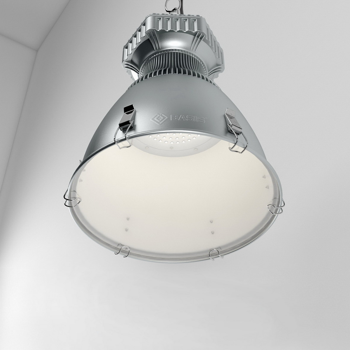 Visualisation de grande qualité en contre-plongée d’un luminaire suspendu industriel dans un boîtier métallique